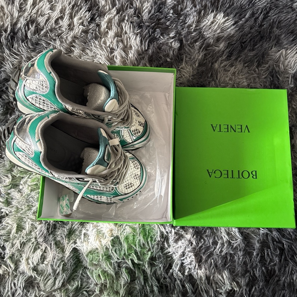 Bottega Veneta Kids Sneakers in Green and White